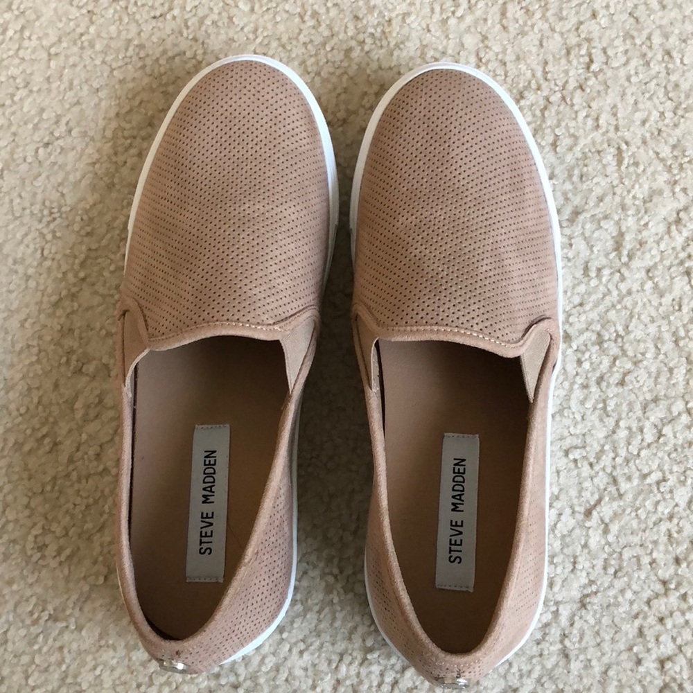 NWT Steve Madden Sneakers SZ 10